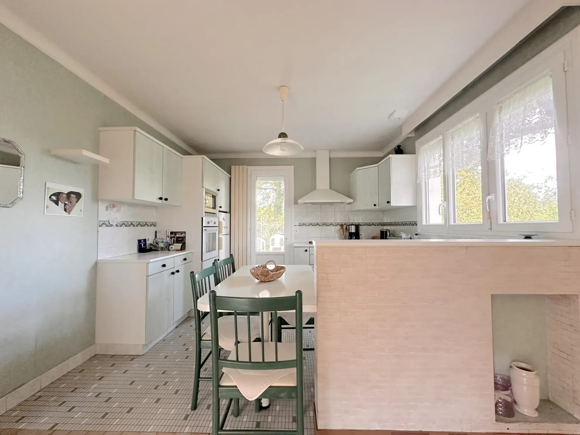 Maison à vendre à Vallet avec 4 chambres et rénovation récente 