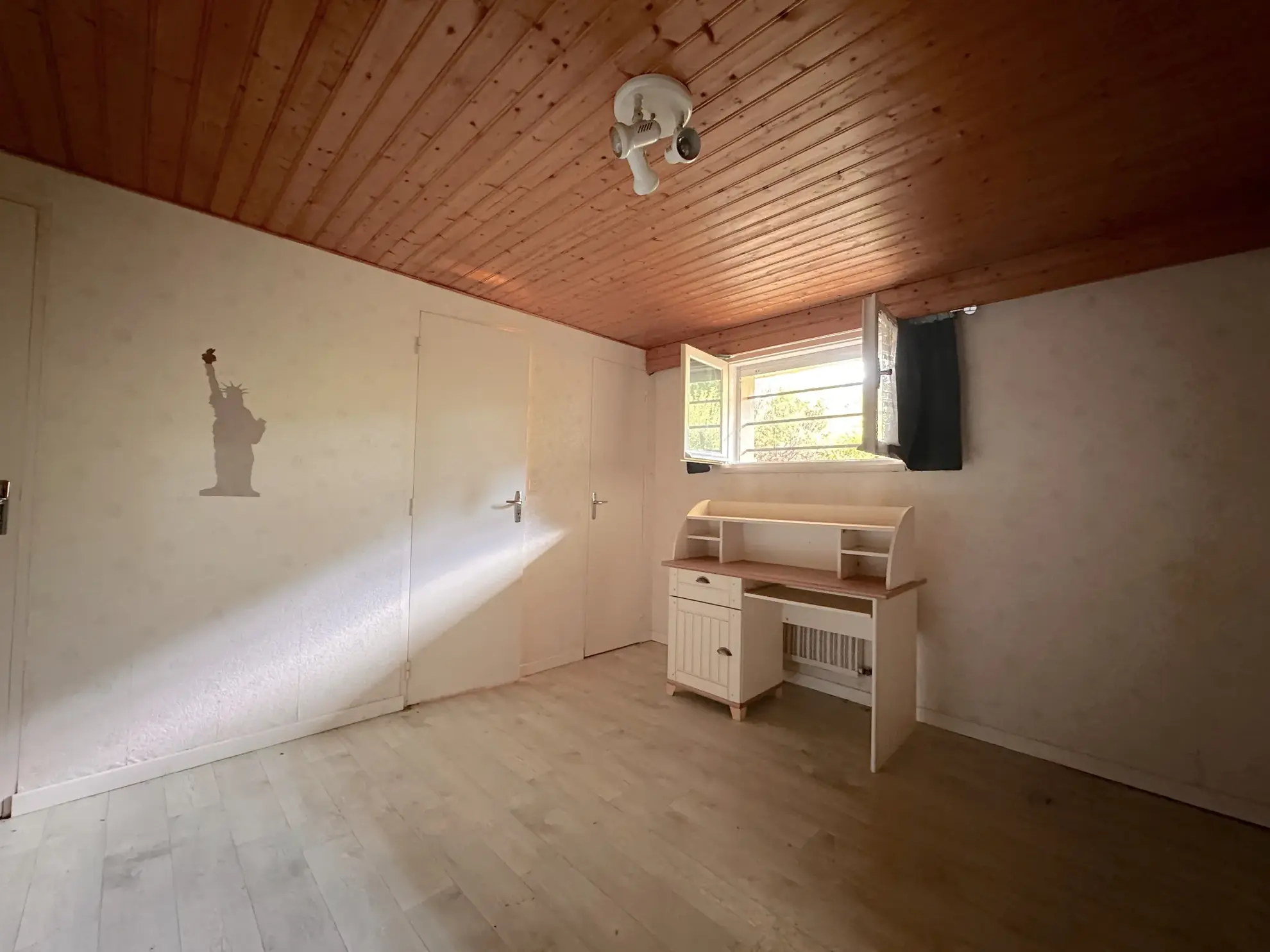 Maison à vendre à Vallet avec 4 chambres et rénovation récente 