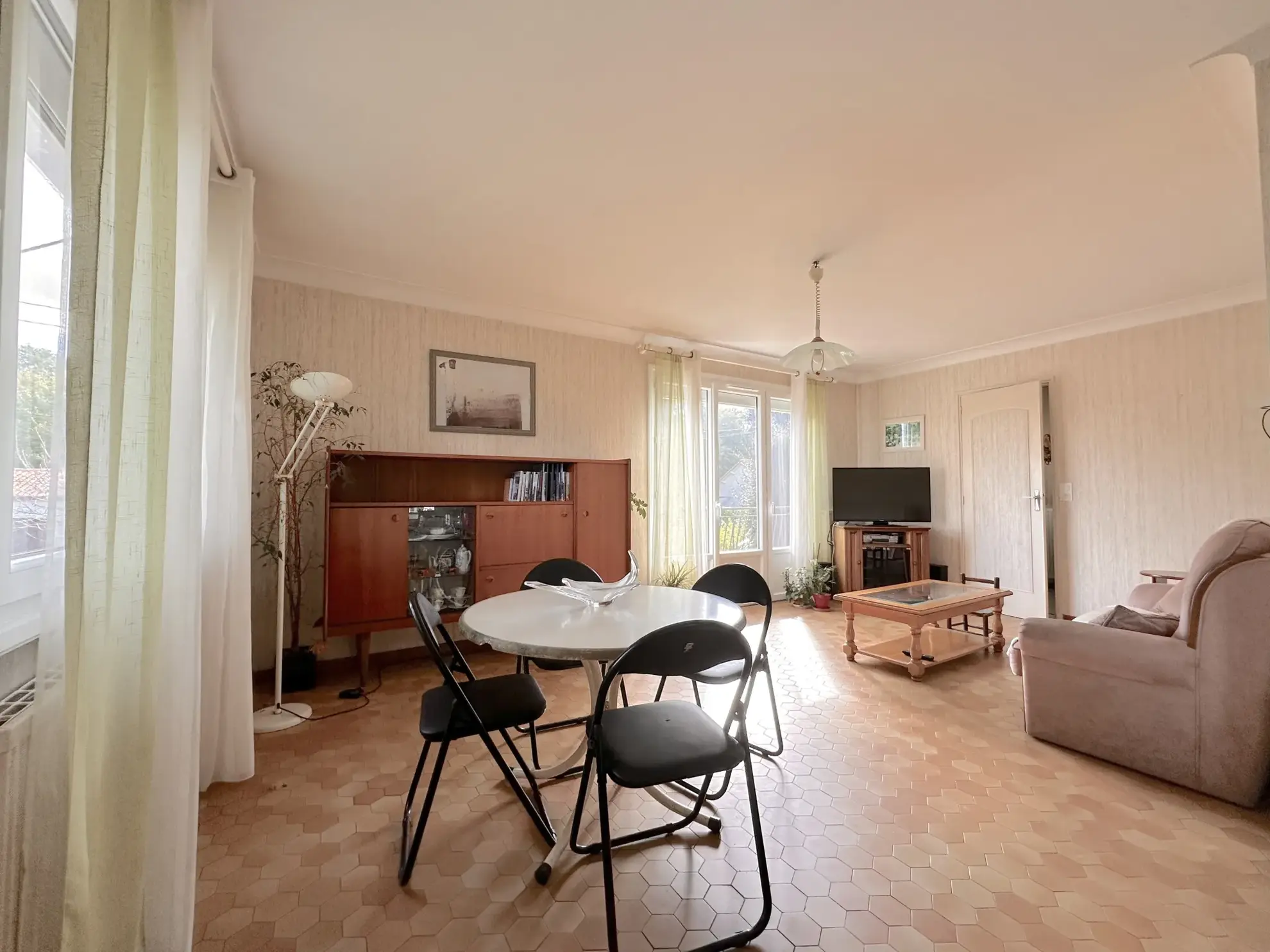 Maison à vendre à Vallet avec 4 chambres et rénovation récente 