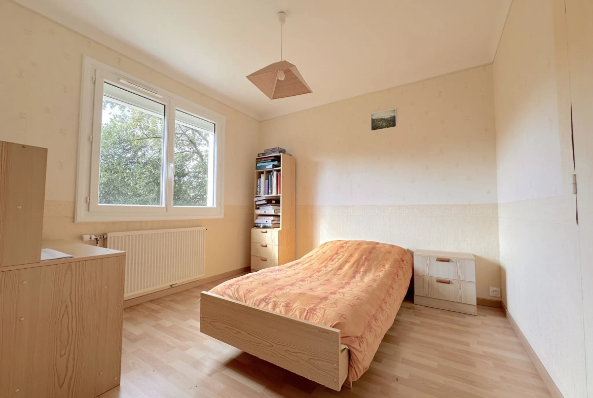 Maison à vendre à Vallet avec 4 chambres et rénovation récente 