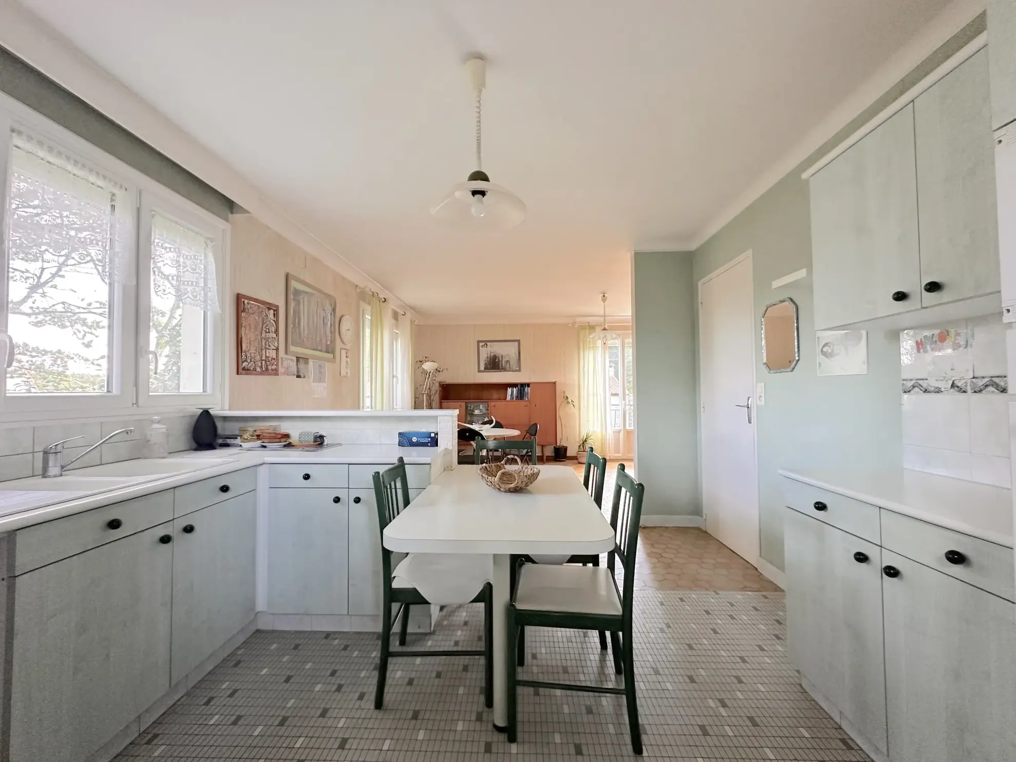 Maison à vendre à Vallet avec 4 chambres et rénovation récente 