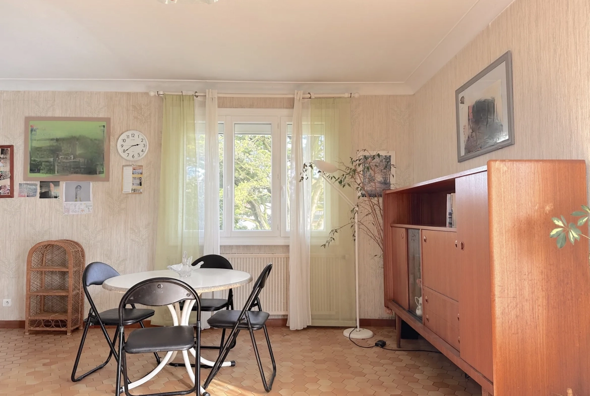 Maison à vendre à Vallet avec 4 chambres et rénovation récente 