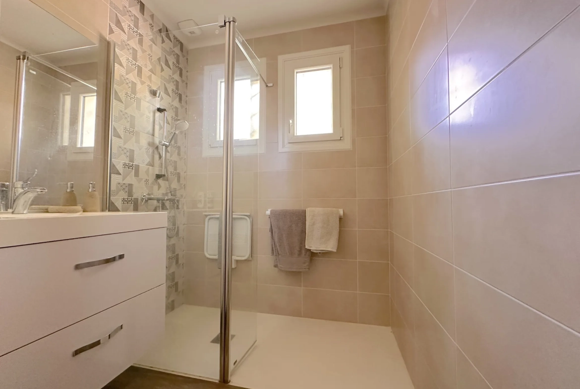 Maison à vendre à Vallet avec 4 chambres et rénovation récente 