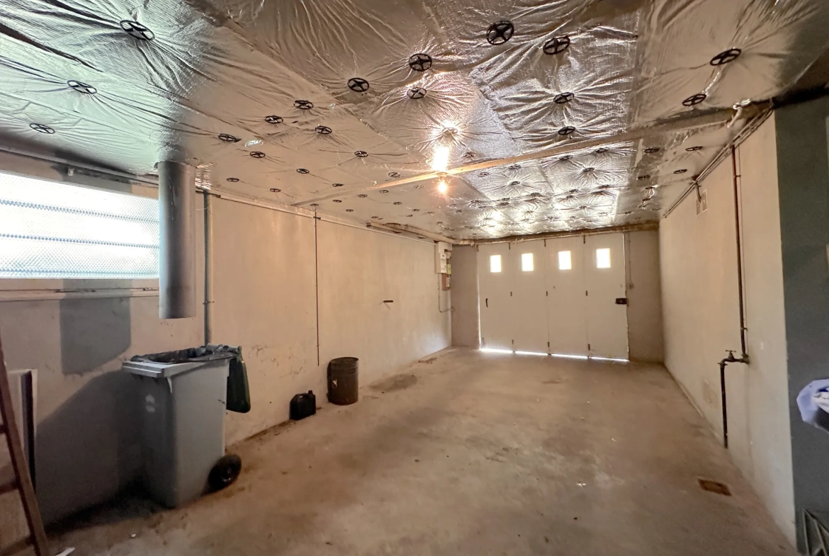 Maison à vendre à Vallet avec 4 chambres et rénovation récente 