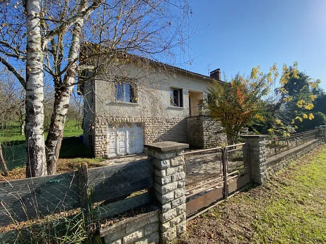 Grande maison familiale de 174 m² avec 5 chambres à Saint Paul de Serre, Dordogne 