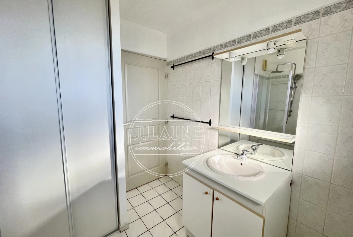 Appartement spacieux de 106 m² avec terrasse dans le quartier du Roussillon à Limoges 
