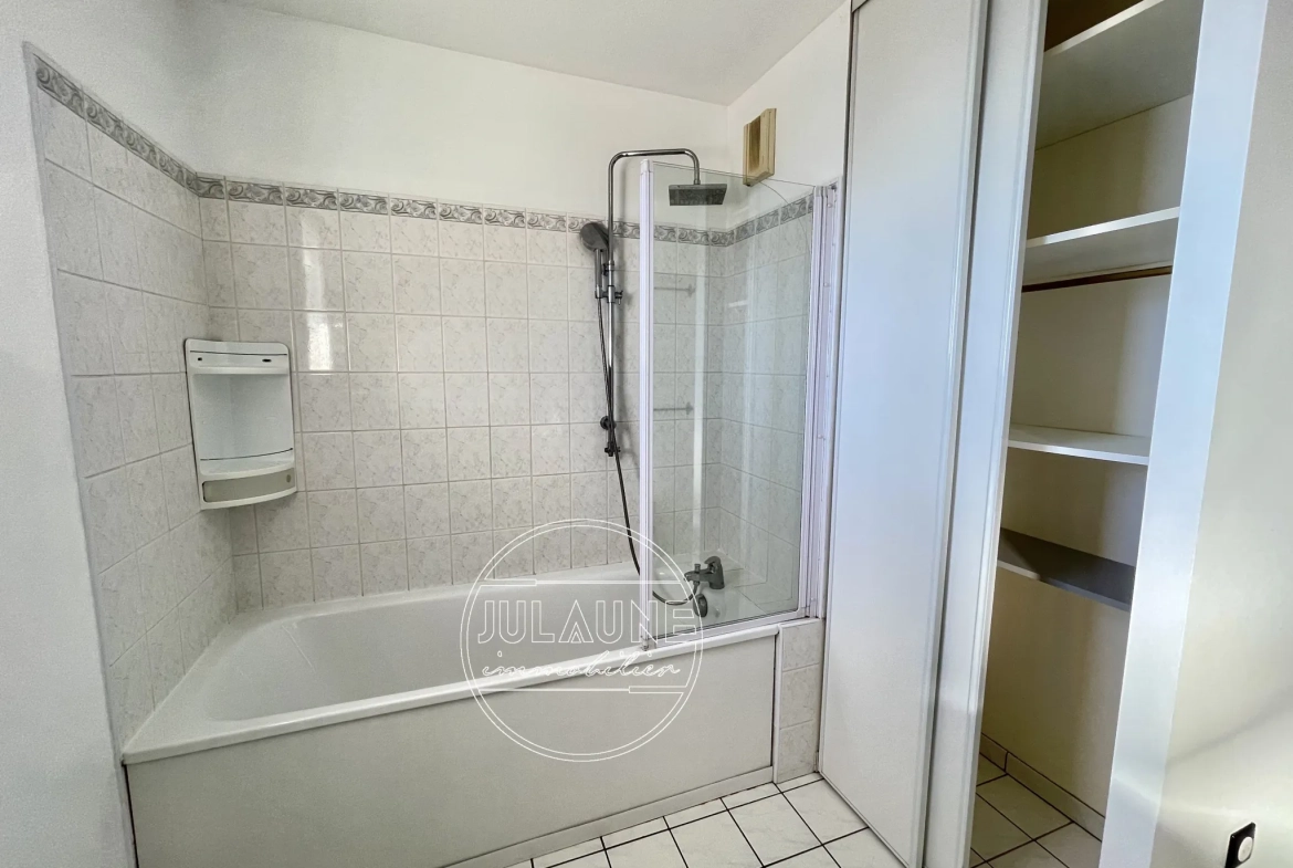Appartement spacieux de 106 m² avec terrasse dans le quartier du Roussillon à Limoges 