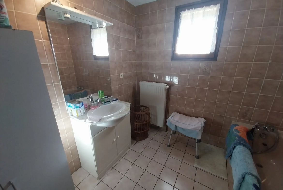 Belle maison de 135 m² avec garage, hangar et jardin à Bambiderstroff (57) 