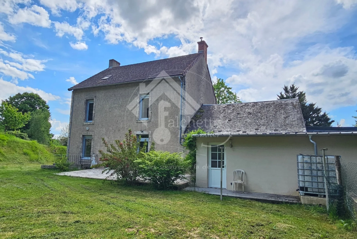 Maison de village de 125 m² à Chavroches, à finir de rénover, avec terrain et tunnel historique 
