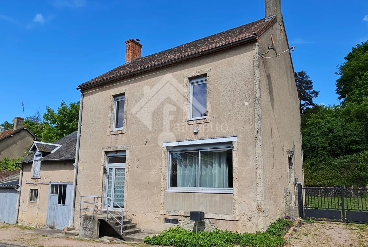 Maison de village de 125 m² à Chavroches, à finir de rénover, avec terrain et tunnel historique 