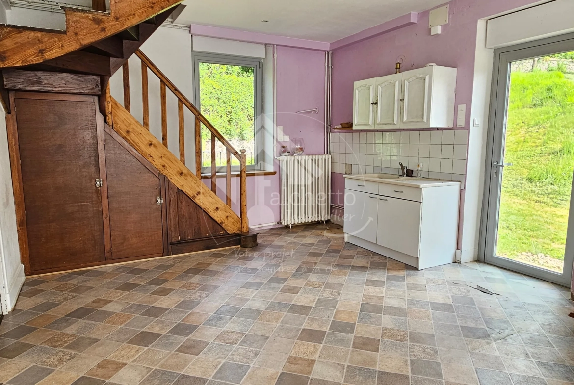 Maison de village de 125 m² à Chavroches, à finir de rénover, avec terrain et tunnel historique 