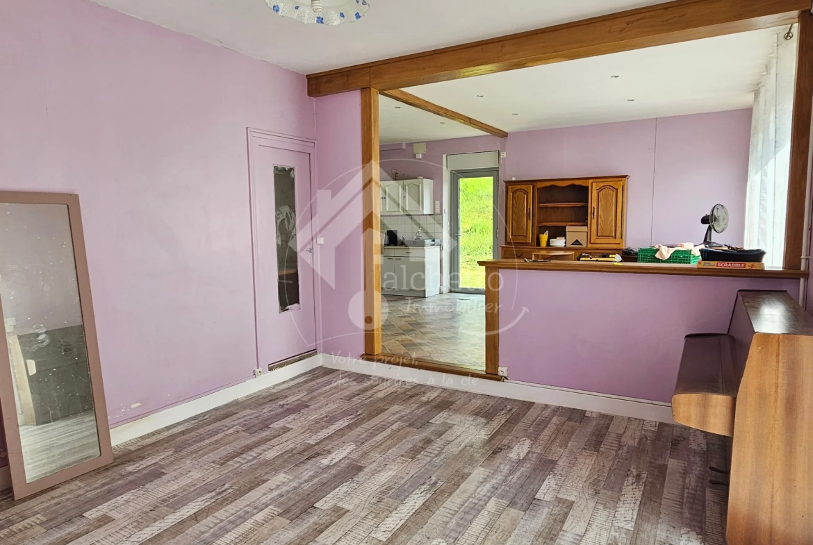 Maison de village de 125 m² à Chavroches, à finir de rénover, avec terrain et tunnel historique 