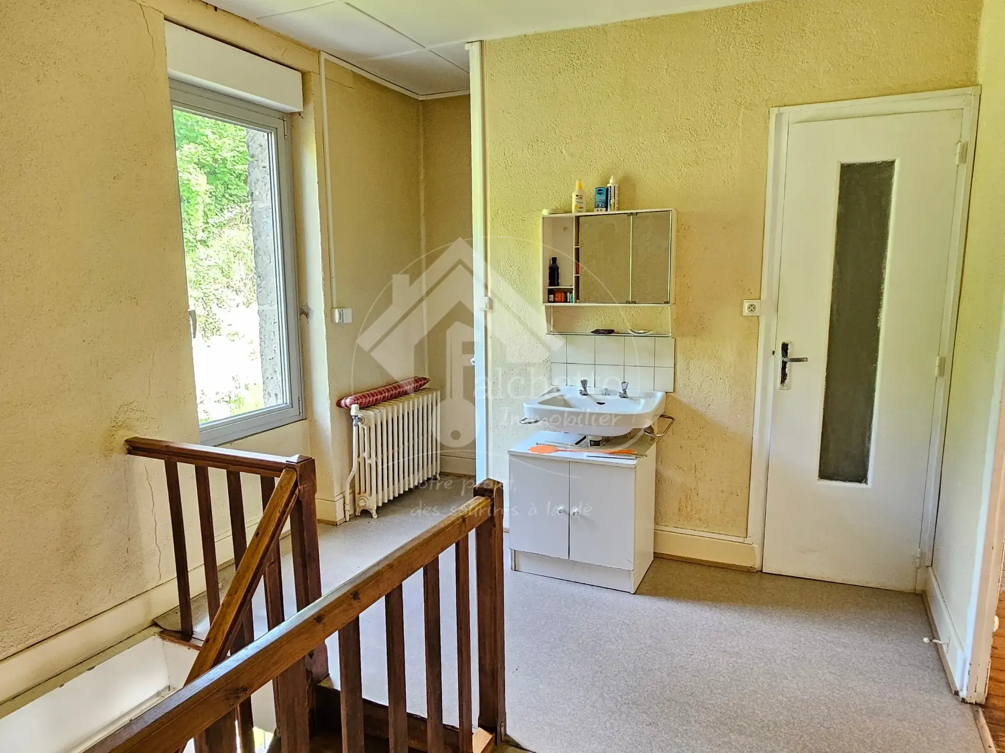 Maison de village de 125 m² à Chavroches, à finir de rénover, avec terrain et tunnel historique 