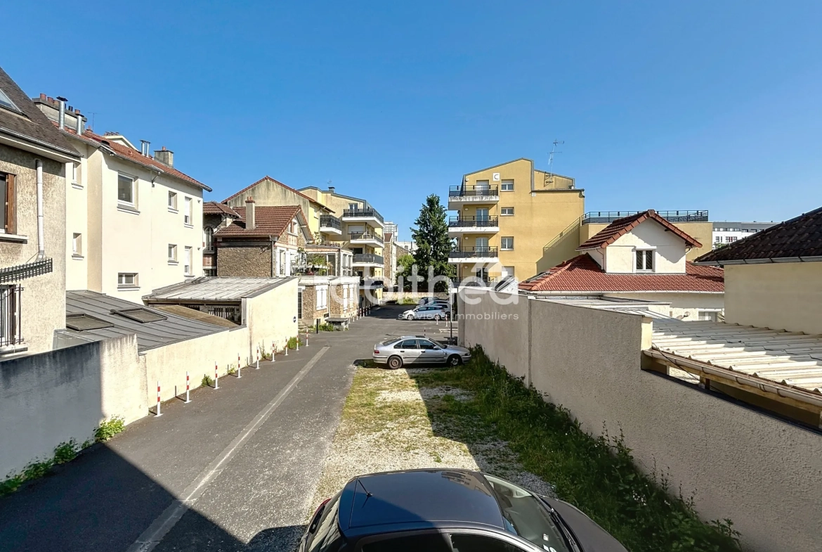 Studio rénové avec parking à Choisy-le-Roi (94600), proximité transports et écoles 