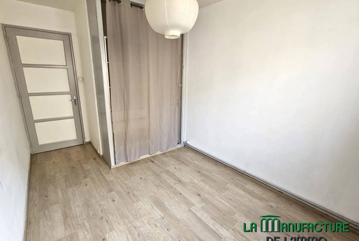 Appartement F4 à Saint-Étienne avec cave et parking, idéal achat premier logement 