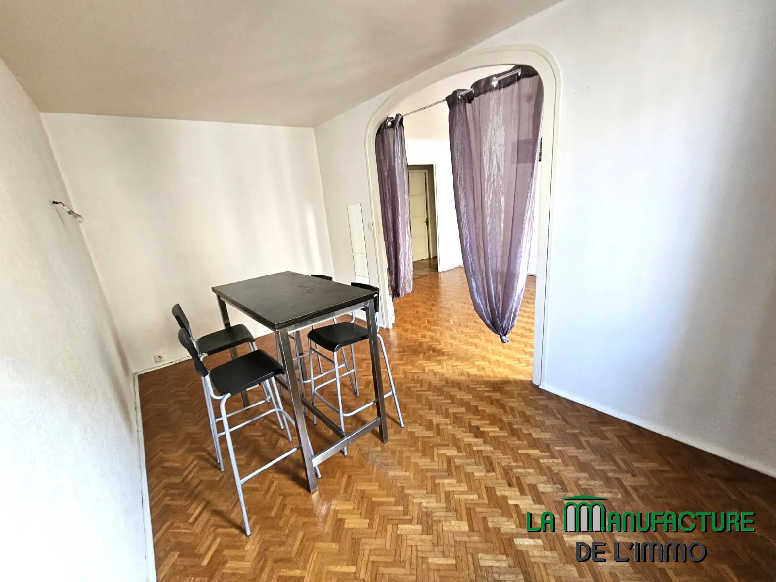 Appartement F4 à Saint-Étienne avec cave et parking, idéal achat premier logement 