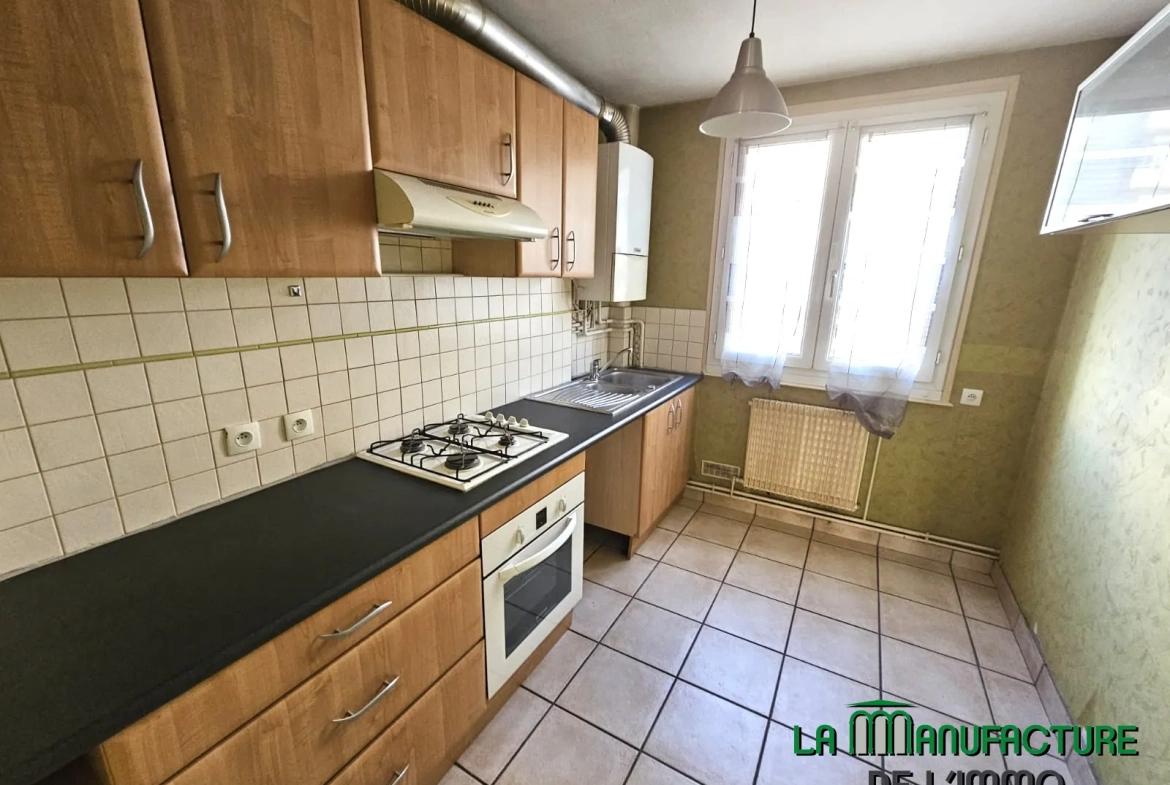 Appartement F4 à Saint-Étienne avec cave et parking, idéal achat premier logement 