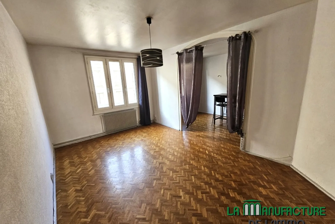 Appartement F4 à Saint-Étienne avec cave et parking, idéal achat premier logement 