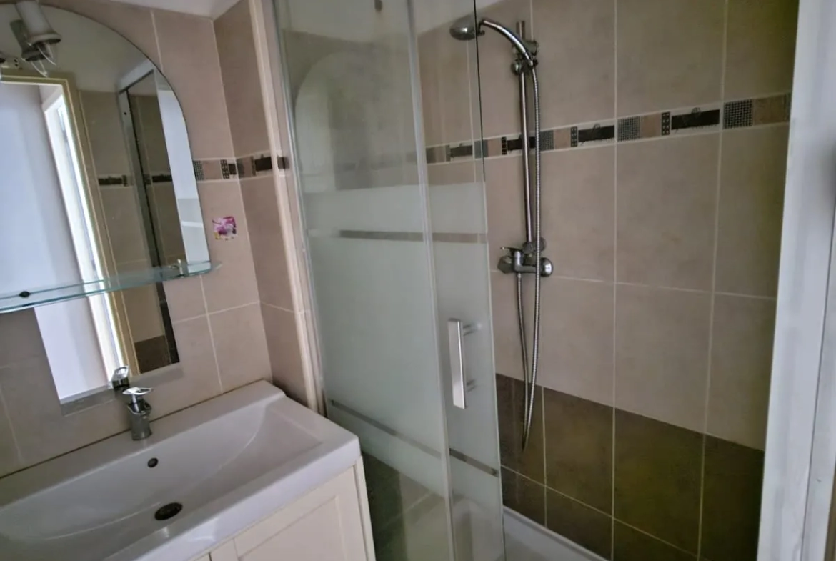 Appartement F4 à Saint-Étienne avec cave et parking, idéal achat premier logement 