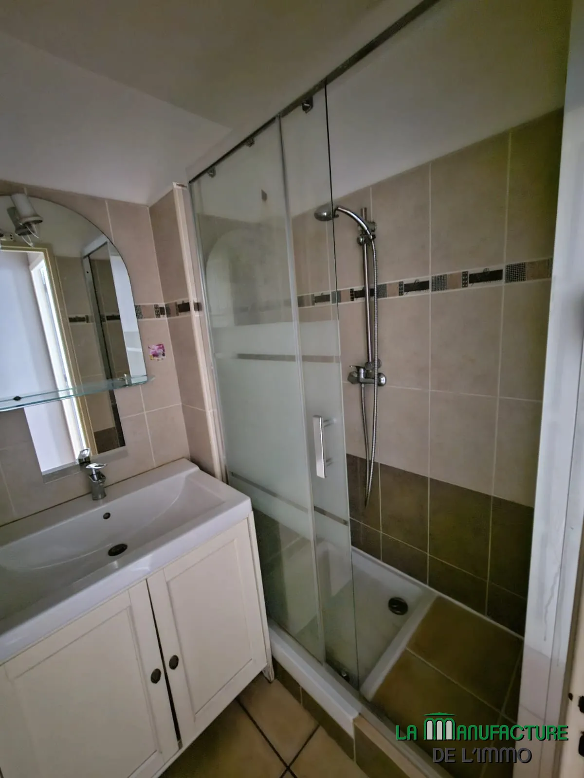 Appartement F4 à Saint-Étienne avec cave et parking, idéal achat premier logement 