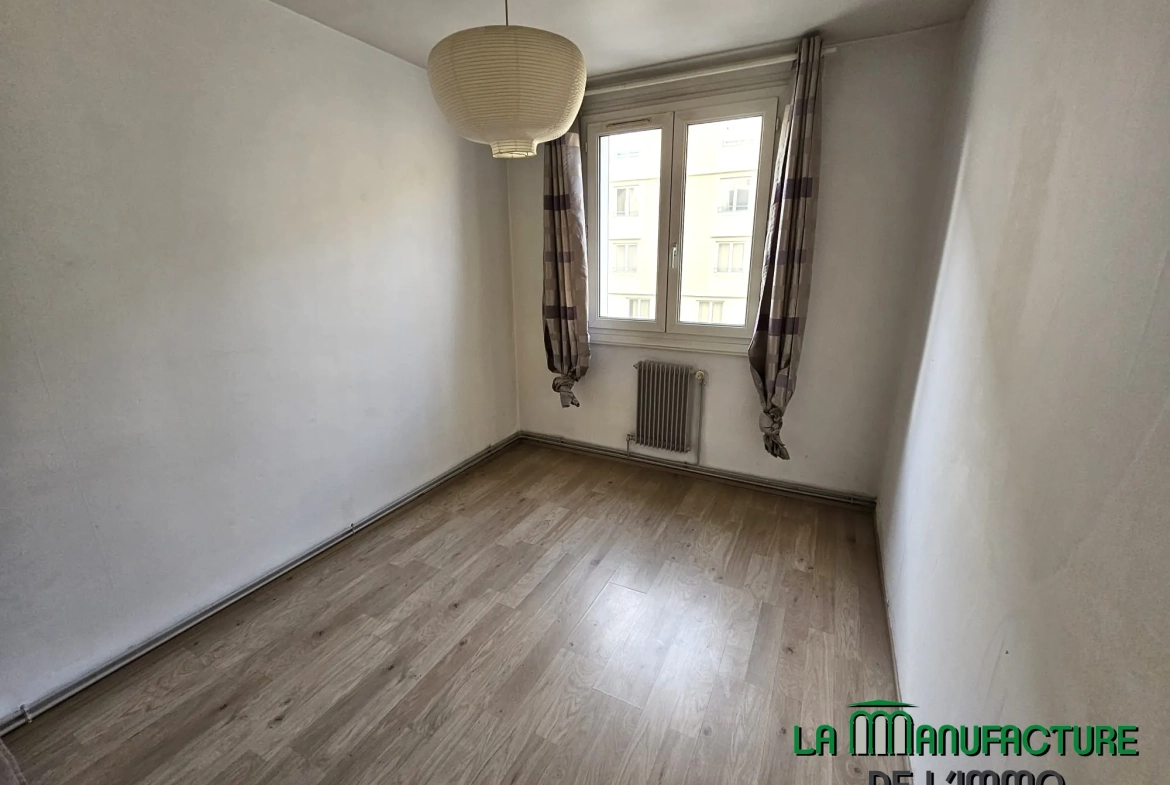 Appartement F4 à Saint-Étienne avec cave et parking, idéal achat premier logement 