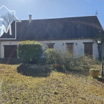 Maison à vendre à Nancay avec jardin clos de 1750 m², 3 chambres, garage et espace de vie spacieux