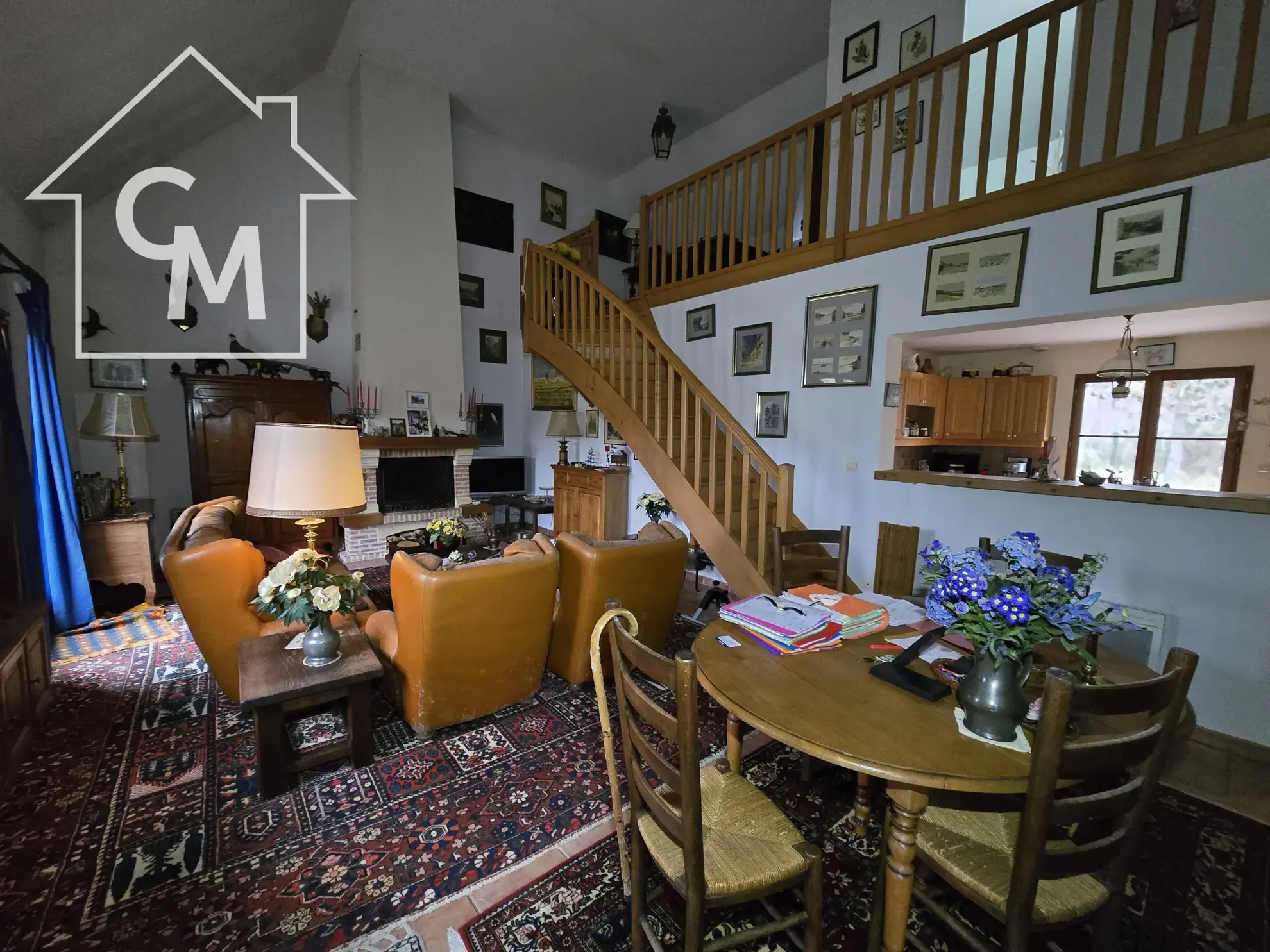 Maison à vendre à Nancay avec jardin clos de 1750 m², 3 chambres, garage et espace de vie spacieux 