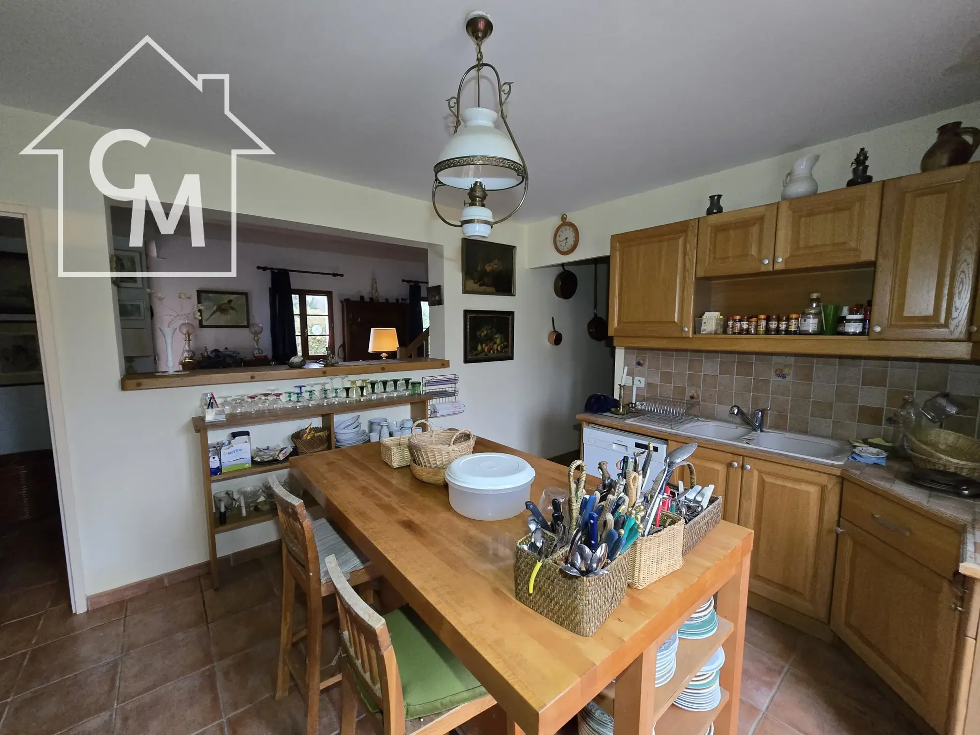 Maison à vendre à Nancay avec jardin clos de 1750 m², 3 chambres, garage et espace de vie spacieux 