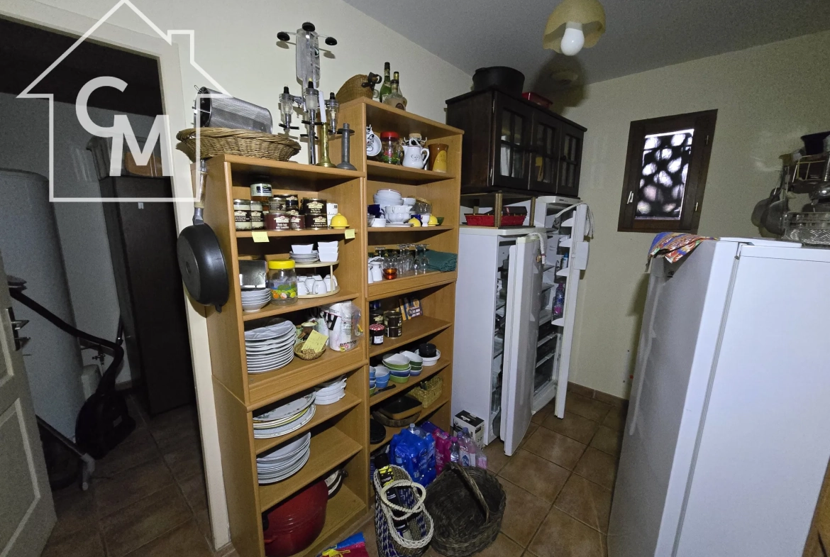 Maison à vendre à Nancay avec jardin clos de 1750 m², 3 chambres, garage et espace de vie spacieux 