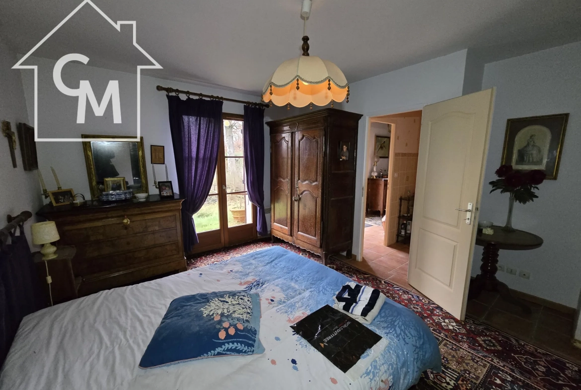 Maison à vendre à Nancay avec jardin clos de 1750 m², 3 chambres, garage et espace de vie spacieux 