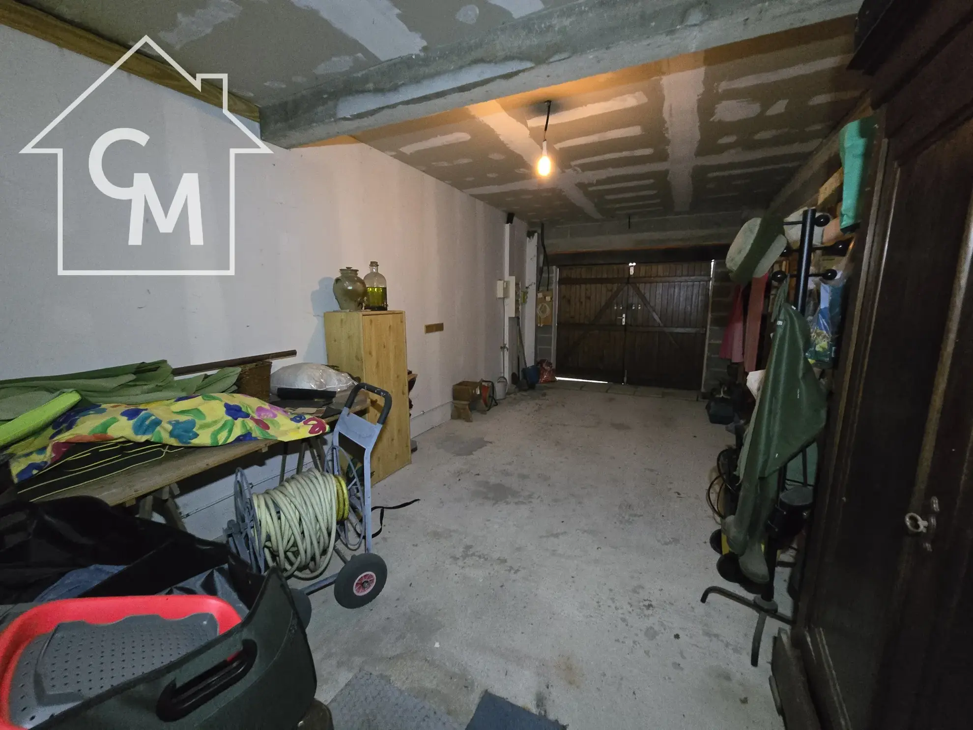 Maison à vendre à Nancay avec jardin clos de 1750 m², 3 chambres, garage et espace de vie spacieux 