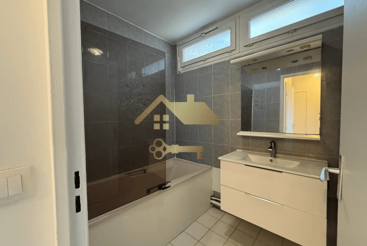 Appartement F3 à Villepinte de 71,81 m² avec loggia et deux chambres 