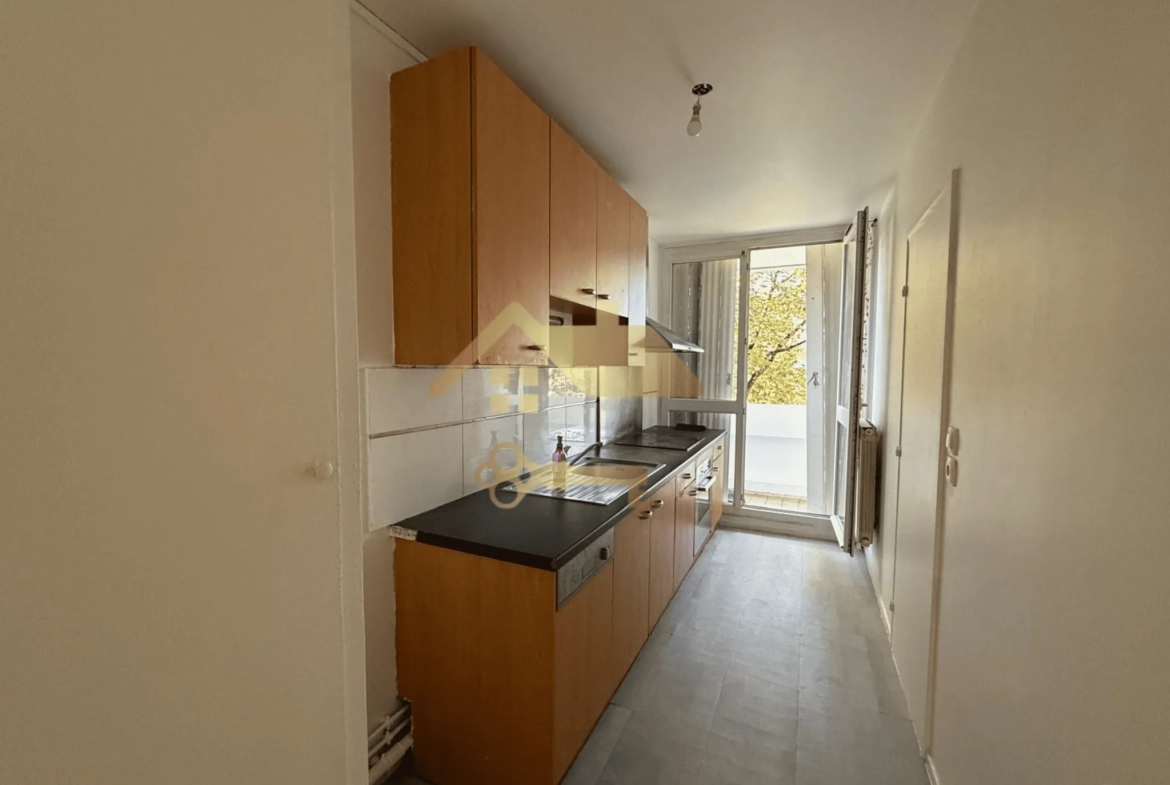 Appartement F3 à Villepinte de 71,81 m² avec loggia et deux chambres 