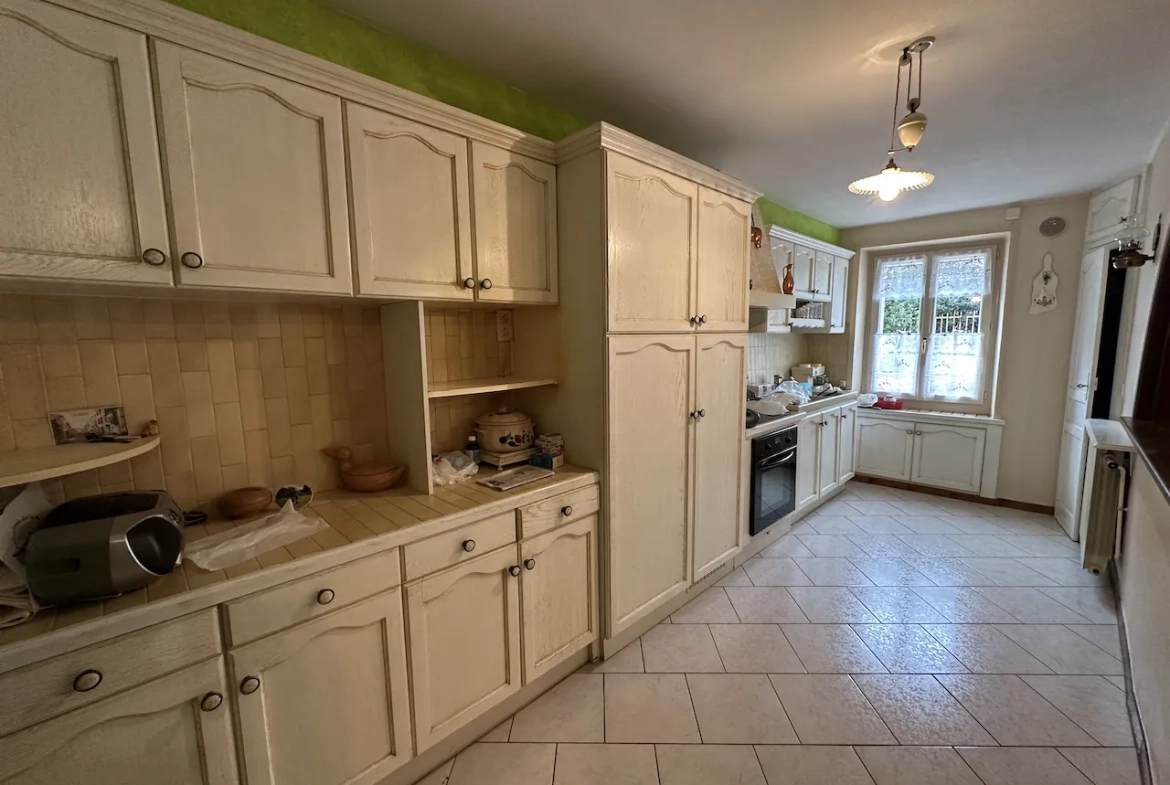 À vendre maison de village de 120 m² à Marcigny, proche centre-ville avec dépendances 