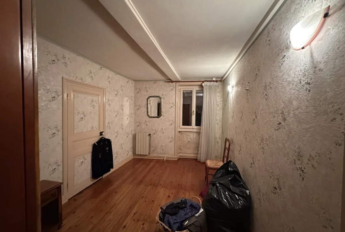 À vendre maison de village de 120 m² à Marcigny, proche centre-ville avec dépendances 