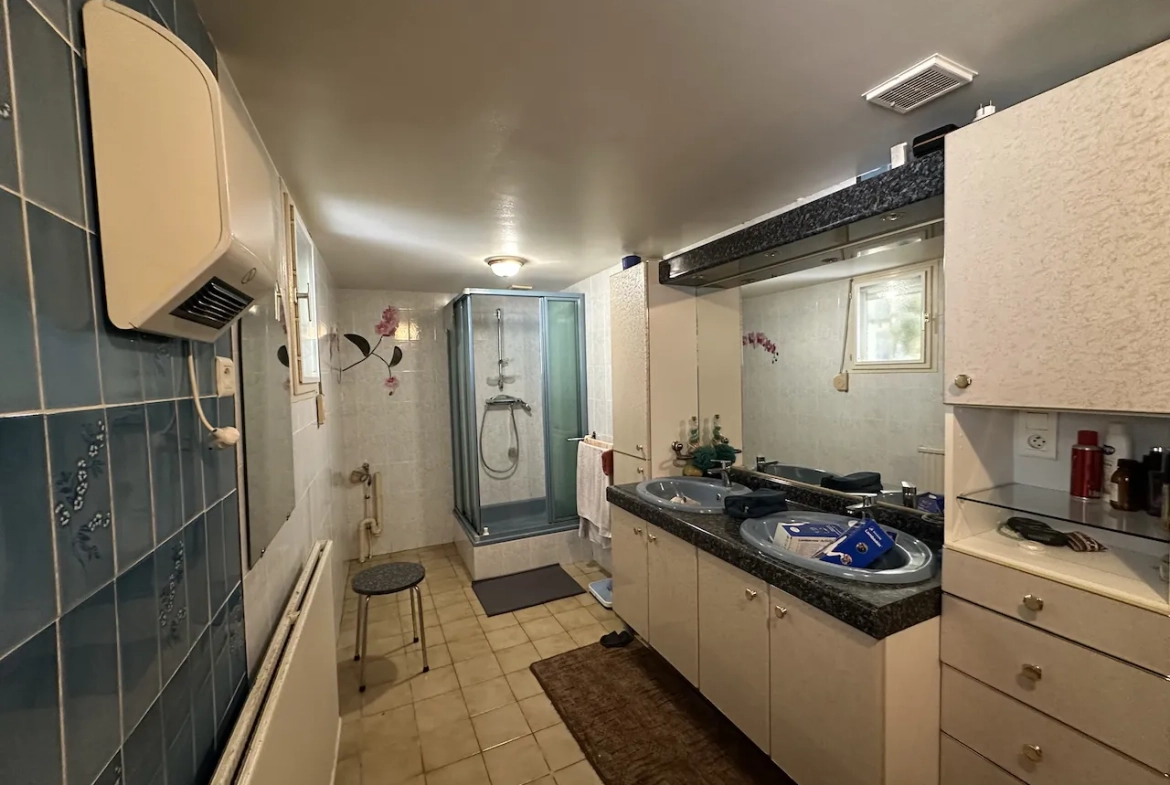 À vendre maison de village de 120 m² à Marcigny, proche centre-ville avec dépendances 