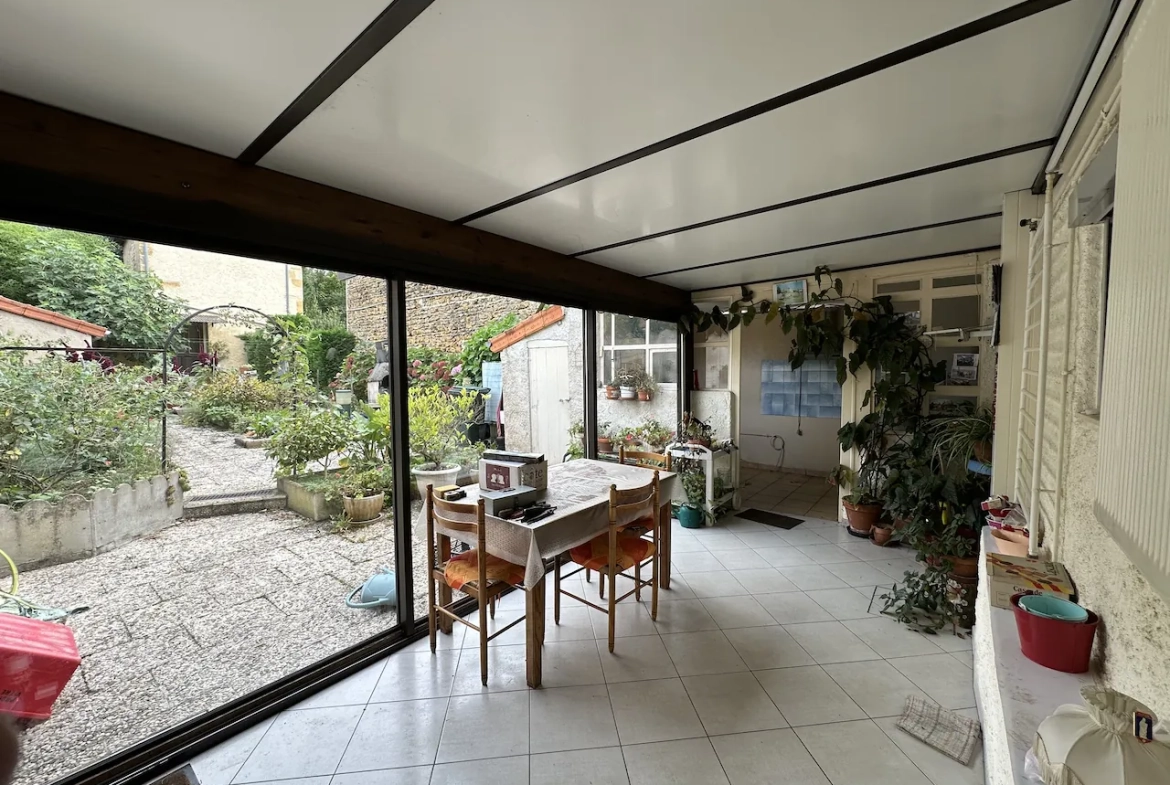 À vendre maison de village de 120 m² à Marcigny, proche centre-ville avec dépendances 