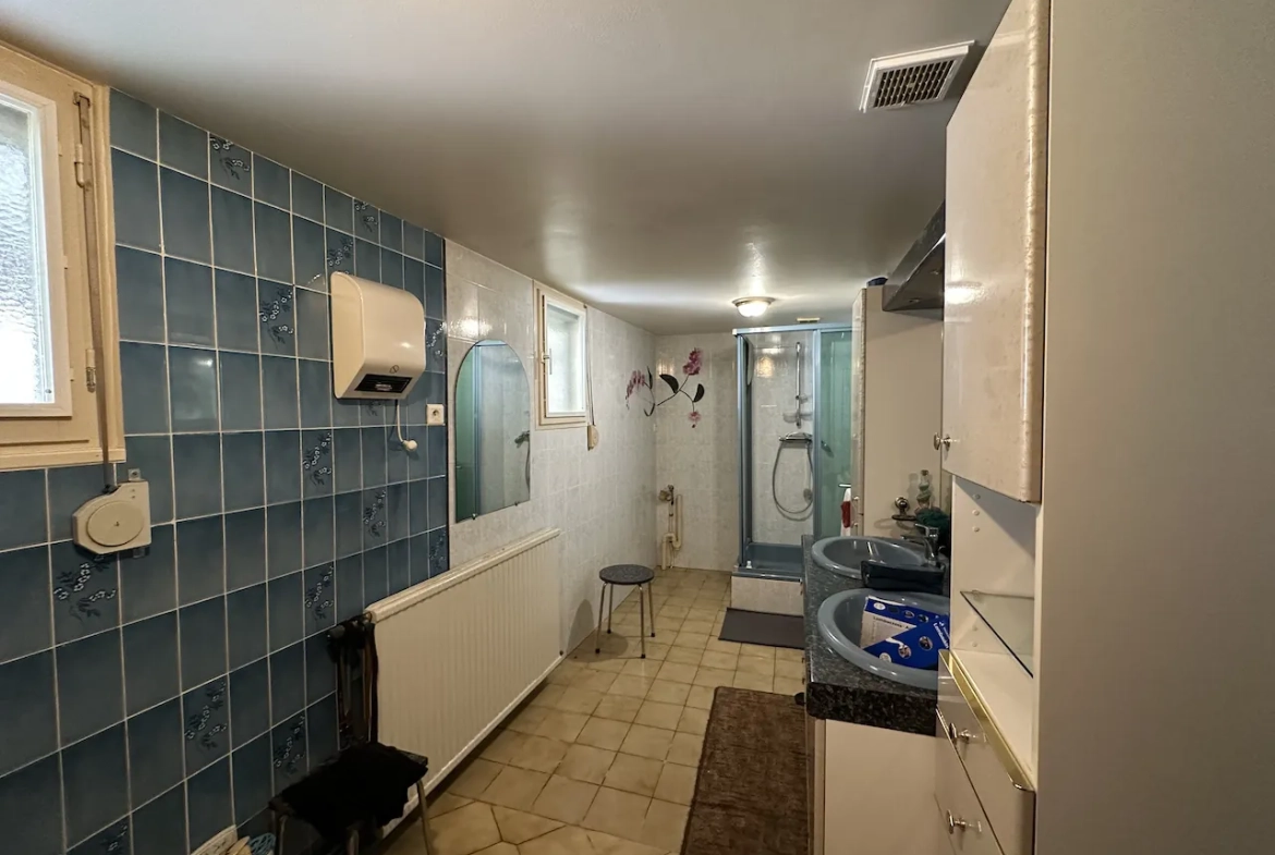 À vendre maison de village de 120 m² à Marcigny, proche centre-ville avec dépendances 
