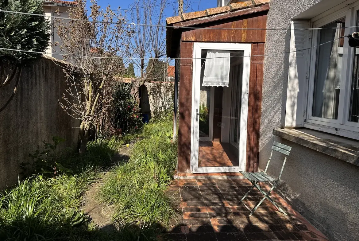 Maison à Villegailhenc de 102 m² avec 3 chambres, vérandas et garage 