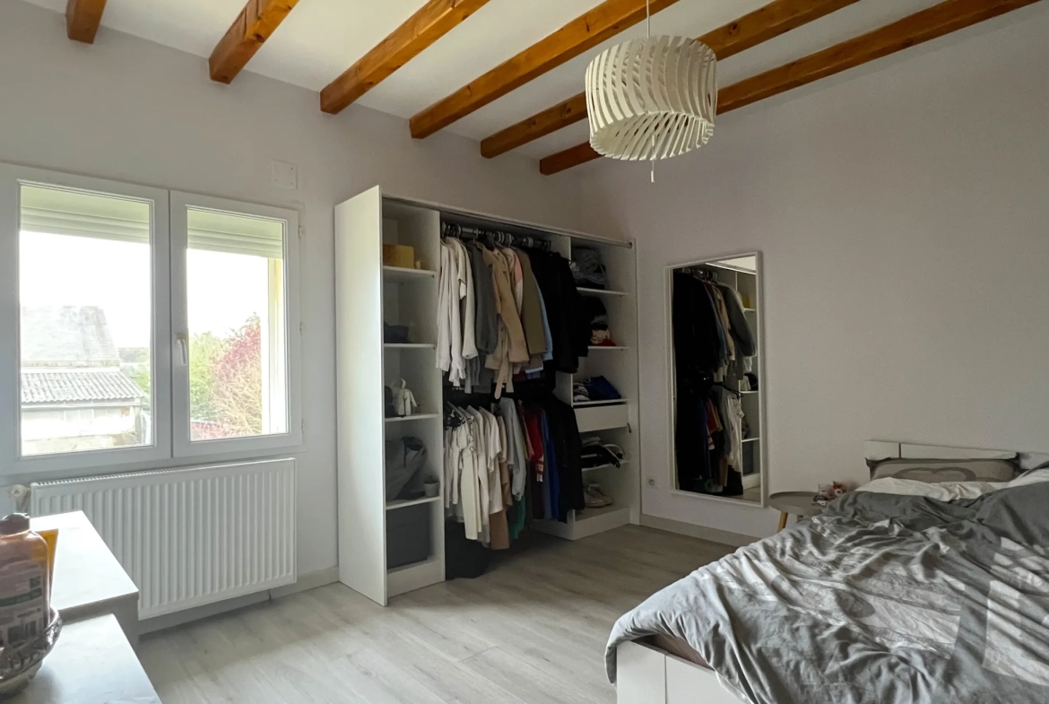 Maison lumineuse avec grand potentiel à Chatellerault, proche centre-ville 