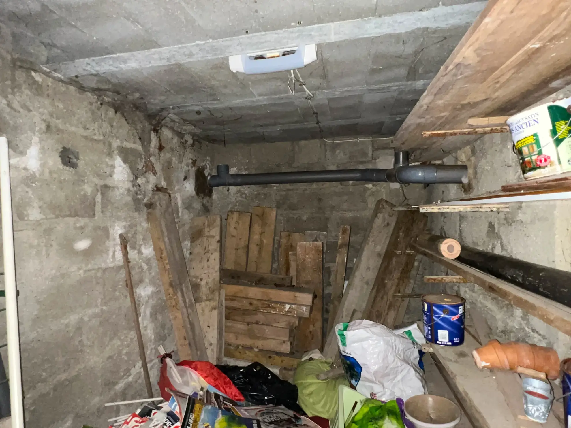 Maison lumineuse avec grand potentiel à Chatellerault, proche centre-ville 