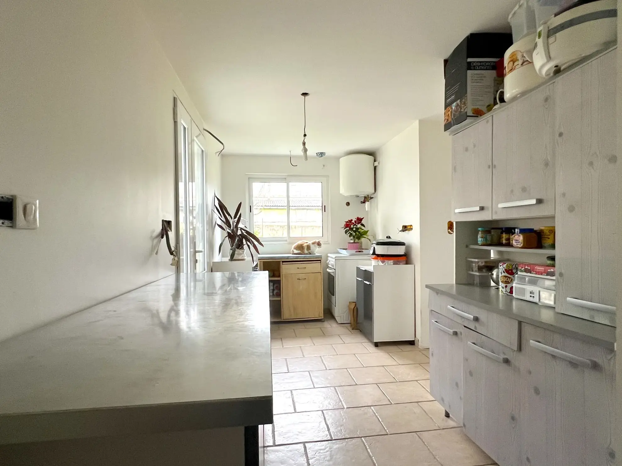 Maison lumineuse avec grand potentiel à Chatellerault, proche centre-ville 