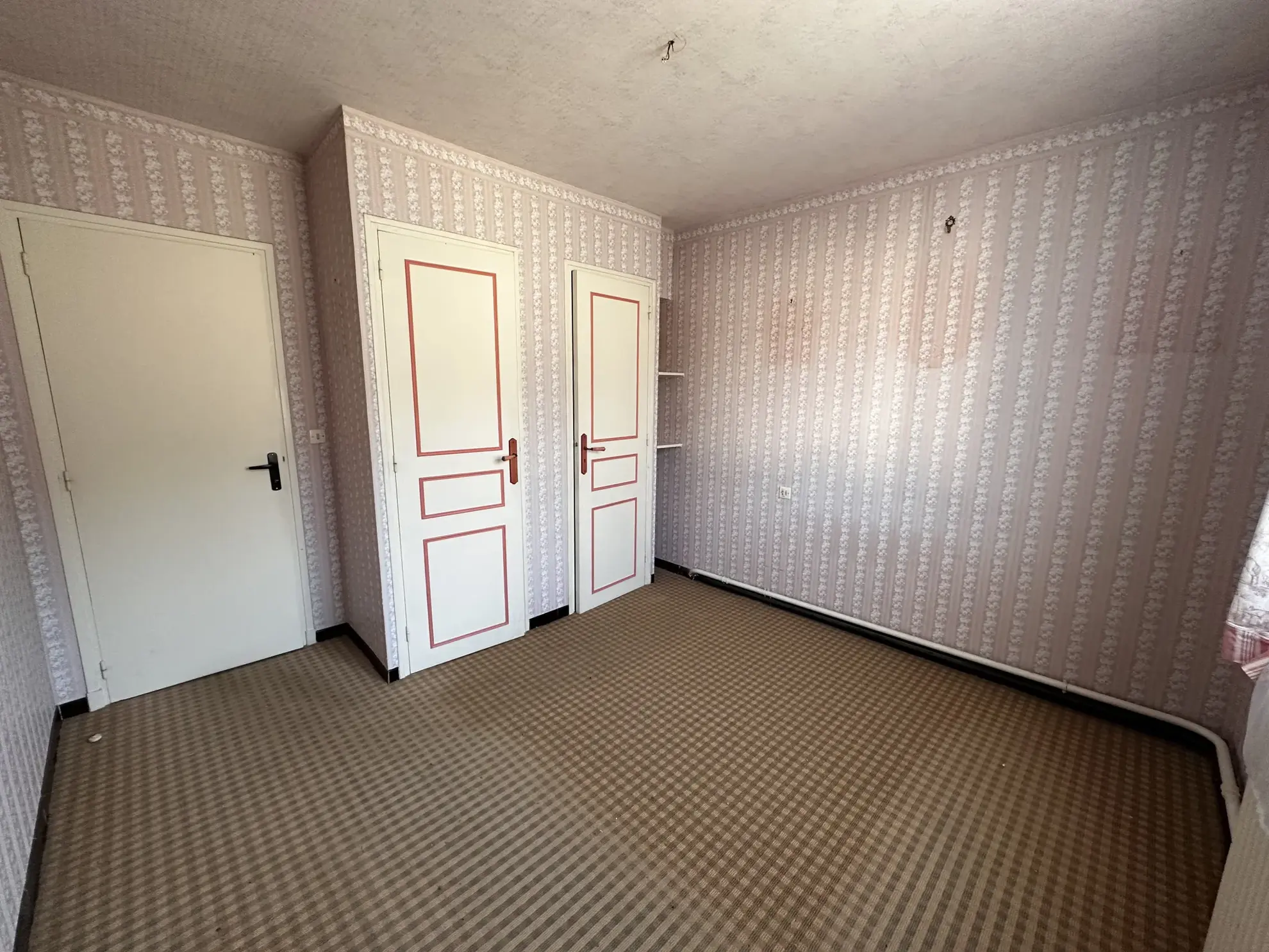 Maison à Villegailhenc de 102 m² avec 3 chambres, vérandas et garage 