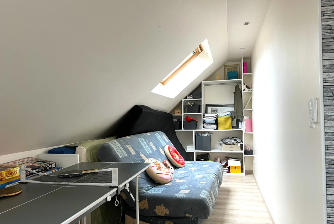 Maison lumineuse avec grand potentiel à Chatellerault, proche centre-ville 