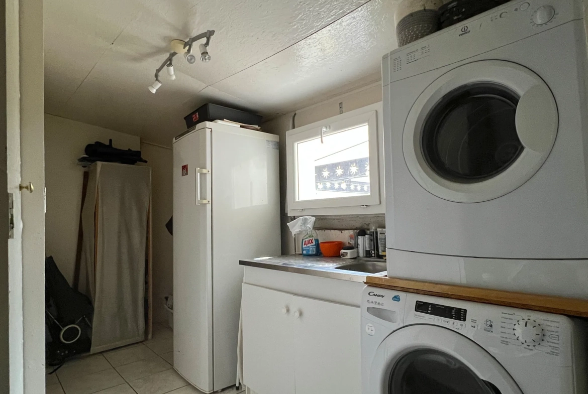 Maison lumineuse avec grand potentiel à Chatellerault, proche centre-ville 