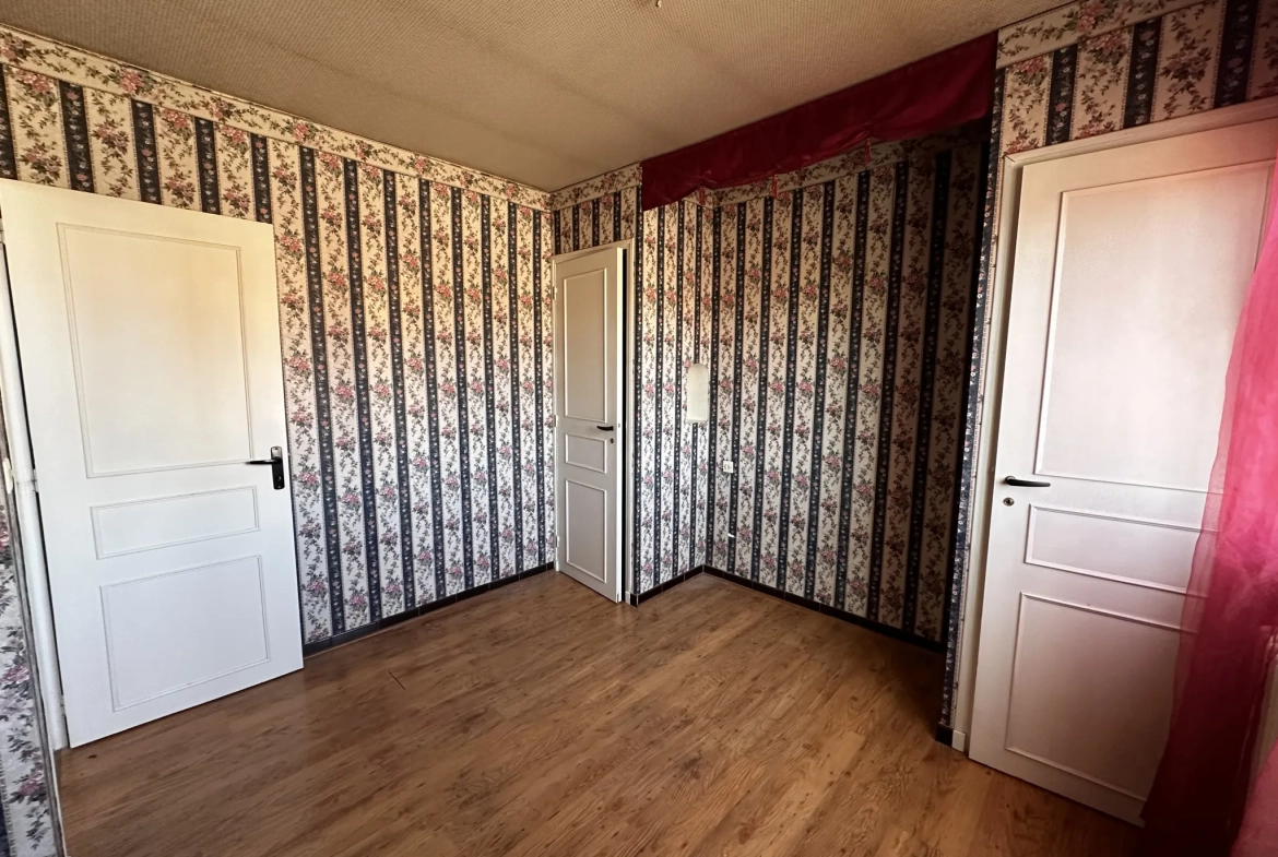 Maison à Villegailhenc de 102 m² avec 3 chambres, vérandas et garage 