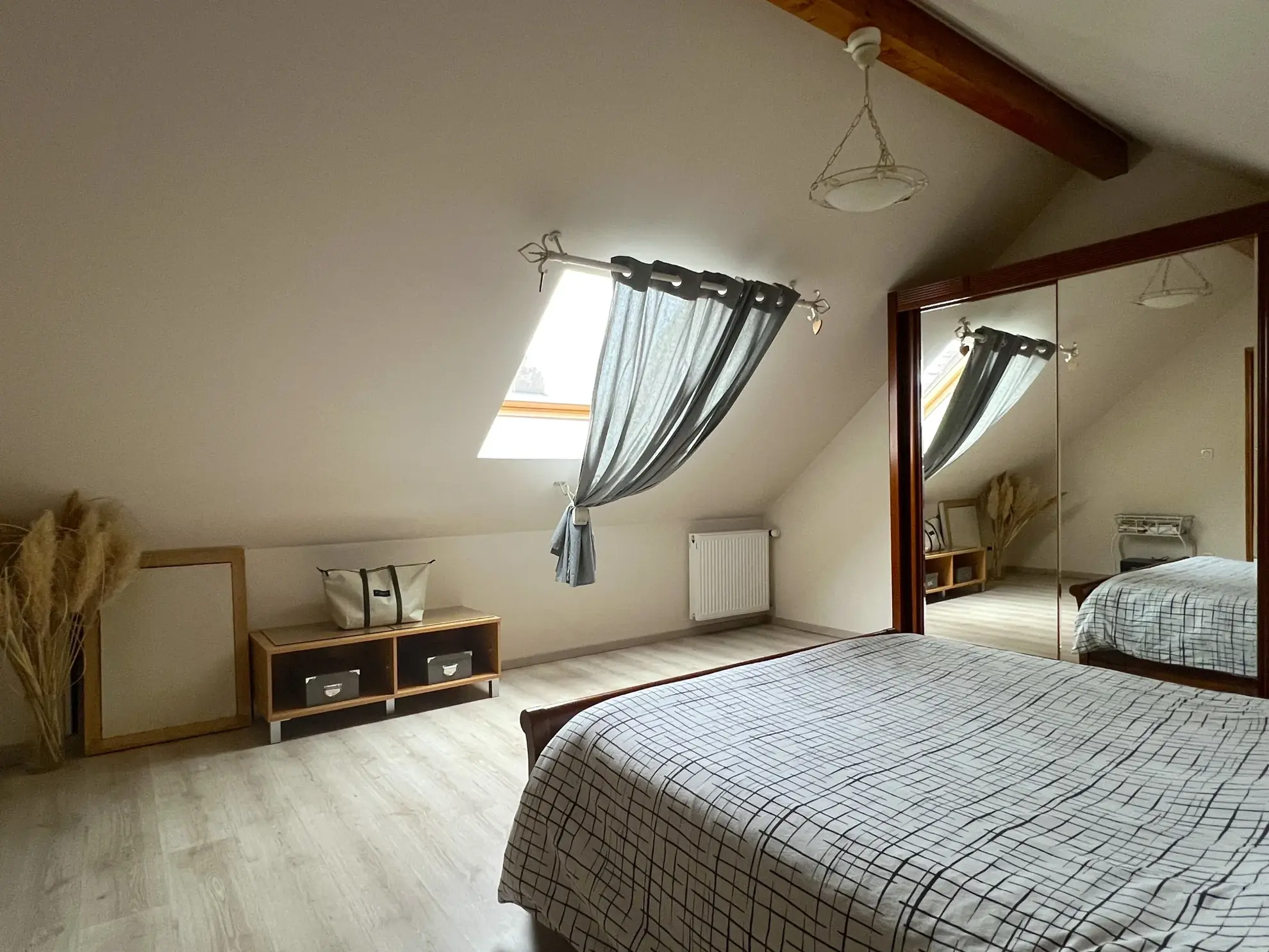 Maison lumineuse avec grand potentiel à Chatellerault, proche centre-ville 