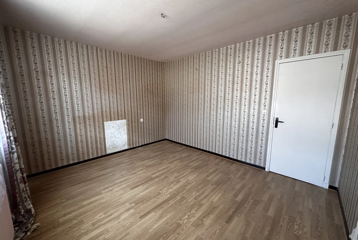 Maison à Villegailhenc de 102 m² avec 3 chambres, vérandas et garage 