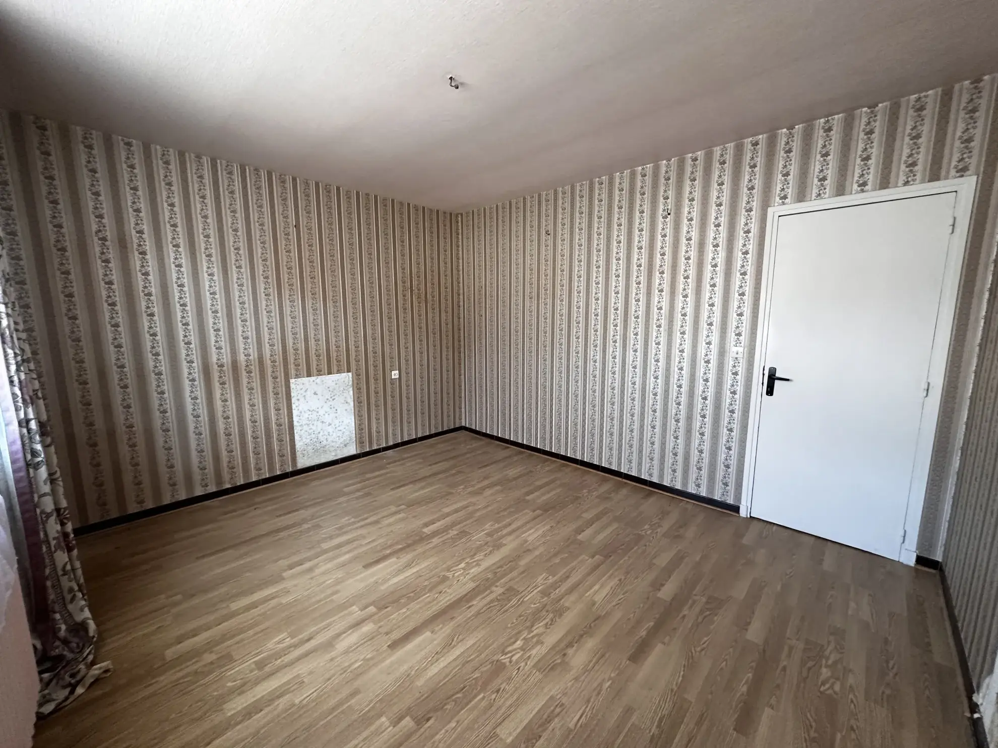 Maison à Villegailhenc de 102 m² avec 3 chambres, vérandas et garage 