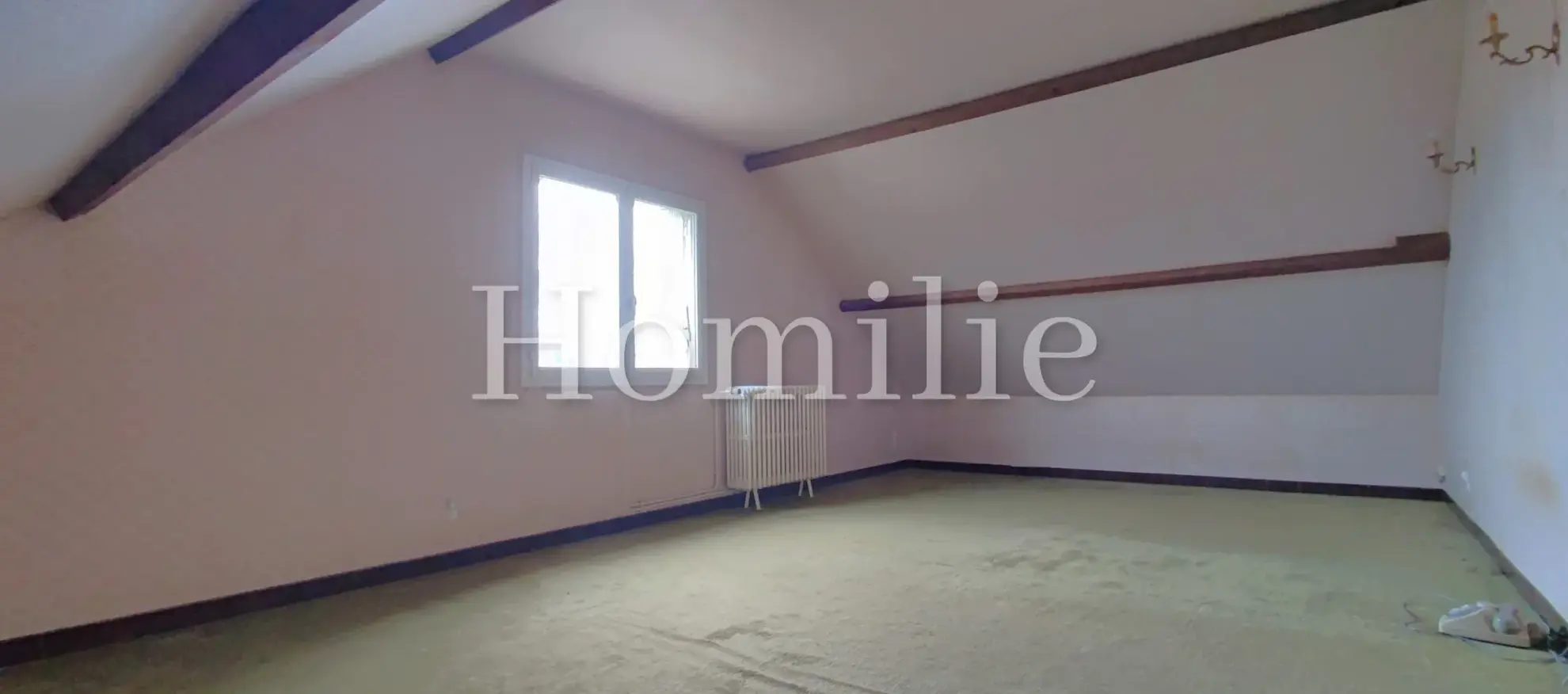 Belle maison de 114 m² avec sous-sol et terrain constructible à Monteaux 